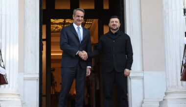 Selenskyj zu Besuch in Athen: Griechenland sichert Ukraine US-Flüssiggas zu