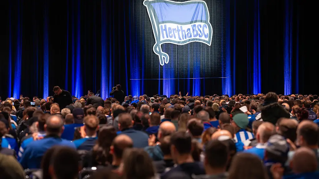 Herthas-Mitglieder-entscheiden-wie-die-Versammlung-kuenftig-abgehalten-werden-soll