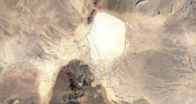 Blick auf eine Satellitenkarte mit einem großen weißen Fleck.