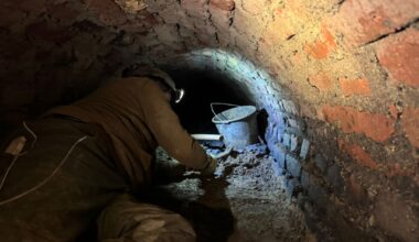 Die Arbeiten am Regenwasser- und Bachkanal werden unterirdisch durchgeführt wie hier im gemauerten Profil des Bendahler Bachs. Foto: Stefan Voigt