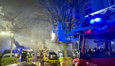 FW-BO: Kellerbrand in Bochum: Feuerwehr rettet fünf Personen - alle unverletzt