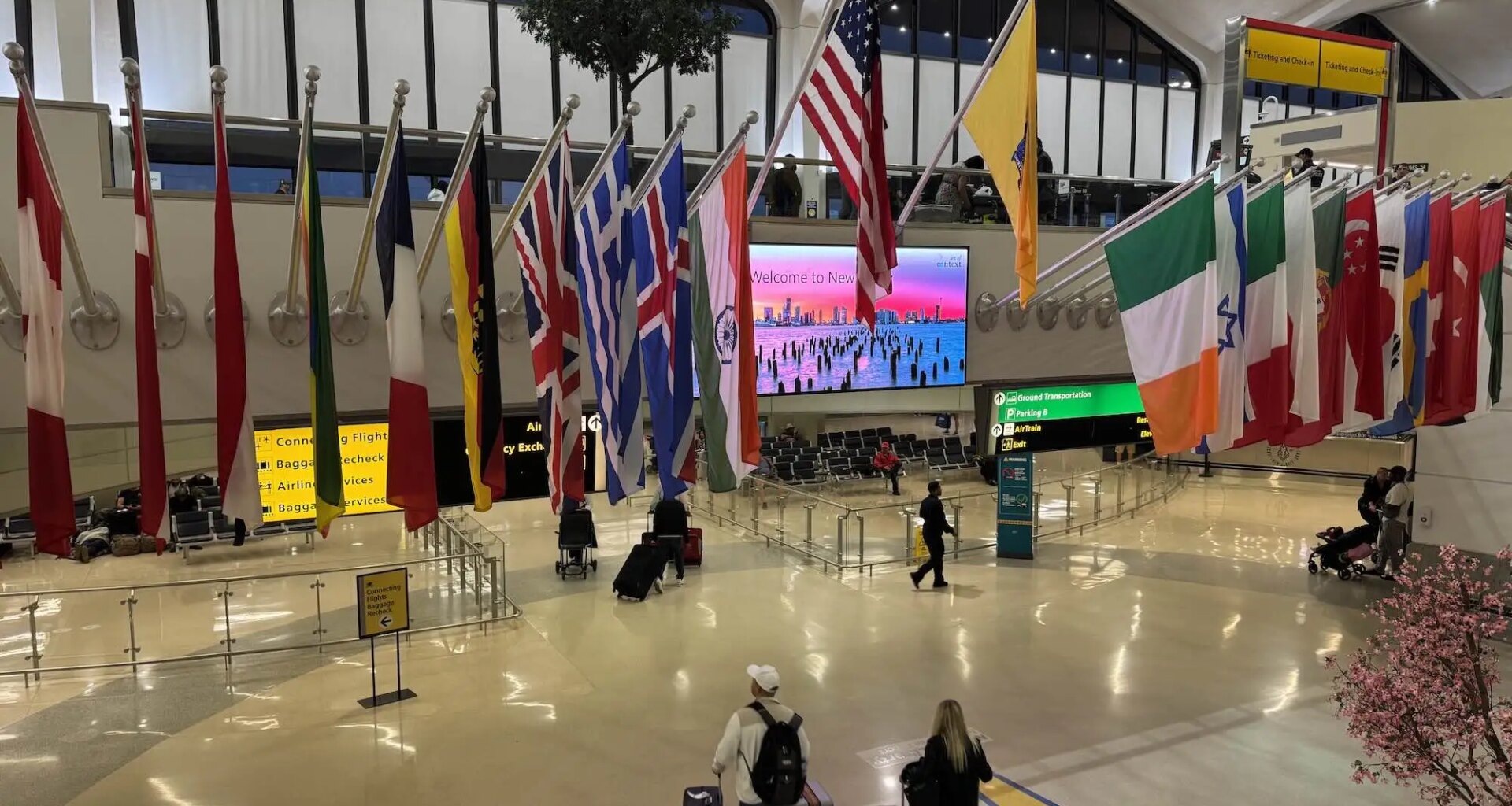 Krise an US-Flughäfen: FAA verhängt Kürzung der Flüge um 10%