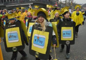 Kinder im Mainzer Jugendmaskenzug als Sterntaler-App. - Foto: gik