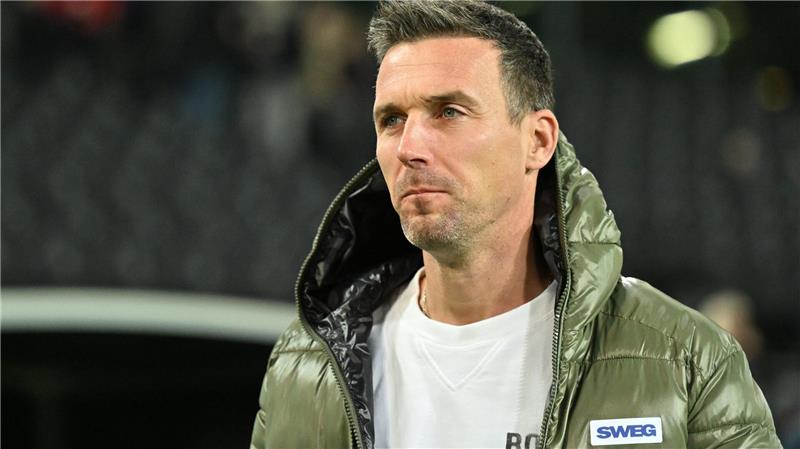 Hannover wieder oben dran nach 3:0 gegen den KSC Kassierte die Niederlage in Folge: KSC-Trainer Christian Eichner