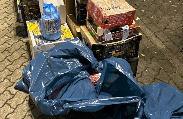 HZA-BI: Zwei Tonnen verbotene Lebensmittel sichergestellt/Bielefelder Zoll stoppt ...