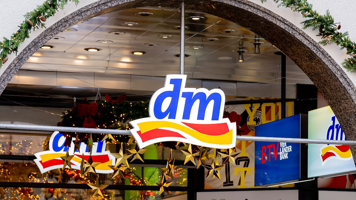 Kunden sind empört: dm gerät wegen AfD-Debatte in Erklärungsnot