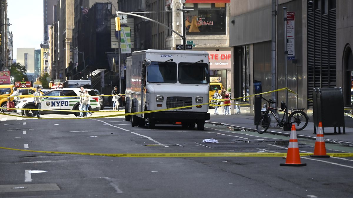 Angriff mitten in Manhattan : NFL-Star Kris Boyd ringt nach Schüssen mit dem Tod