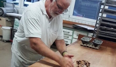 Handwerkstradition: Hans Oehmen backt exklusiv Bio-Stollen für den Christkindlmarkt