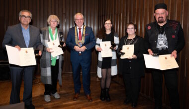 Drei Ehrenringe und zwei Ehrenspangen verliehen