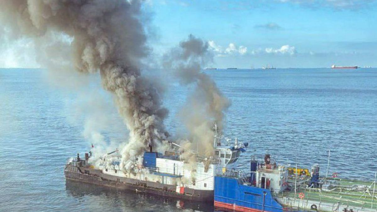 Angriff in russischem Hafen: Ukrainische Drohnen setzen Öltanker in Brand