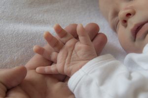 Für ungewollte Babys und ihre Mütter gibt es wohl ab 2026 eine neue Babyklappe zur anonymen Abgabe von Kindern. - Foto: Peter Pulkowski