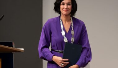 Berlin & Brandenburg: "Haltung und Herz": Oberbürgermeisterin ins Amt eingeführt