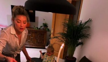 Hollywood-Star öffnet Fotoalbum: Amber Heard zeigt seltenes Babyfoto von Tochter Oonagh