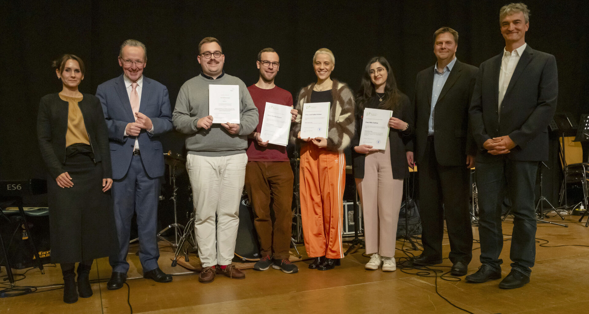 Preiswürdig: PHKA-Absolvent:innen für beste Abschlussarbeiten ausgezeichnet, Pädagogische Hochschule Karlsruhe, Story