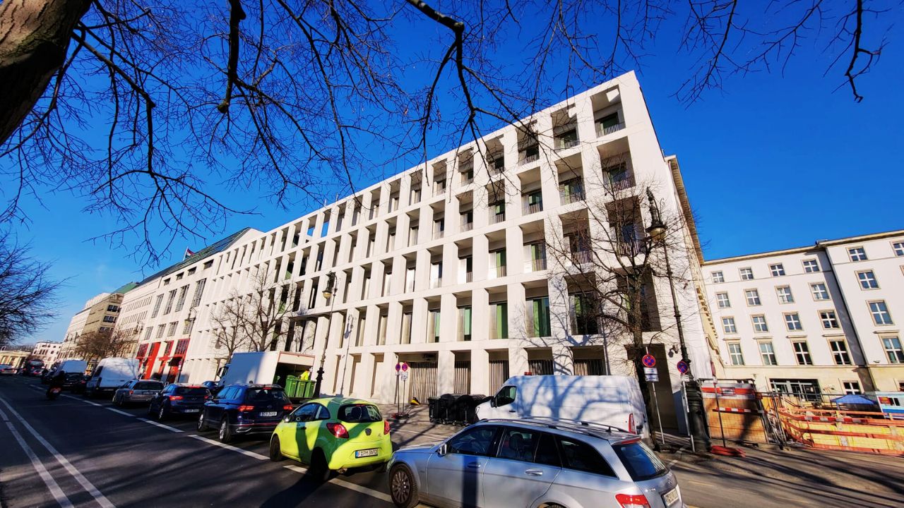 Neubau der Polnischen Botschaft mit doppelter Fassade, Unter den Linden, Berlin