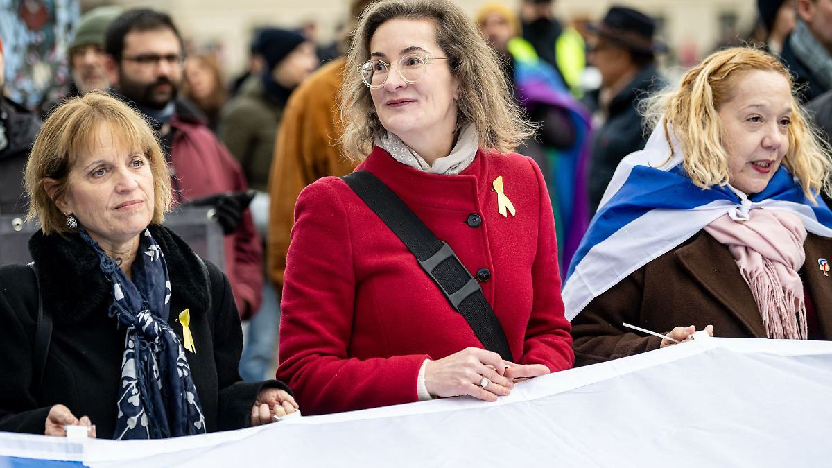 Berlin & Brandenburg: Aktivistin Preisler bei Marsch gegen Antisemitismus