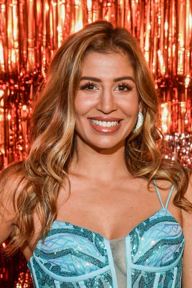 Sitzt Eva Benetatou demnächst am Lagerfeuer? Gerüchte um ihre Teilnahme am Dschungelcamp 2026 brodeln. (Hier zu sehen im Festsaal Kreuzberg Berlin am 04.11.2025 beim exklusiven Vorab Screenings der neuen Pro Sieben Reality-Show Die Abrechnung - Der Promi-Showdown)