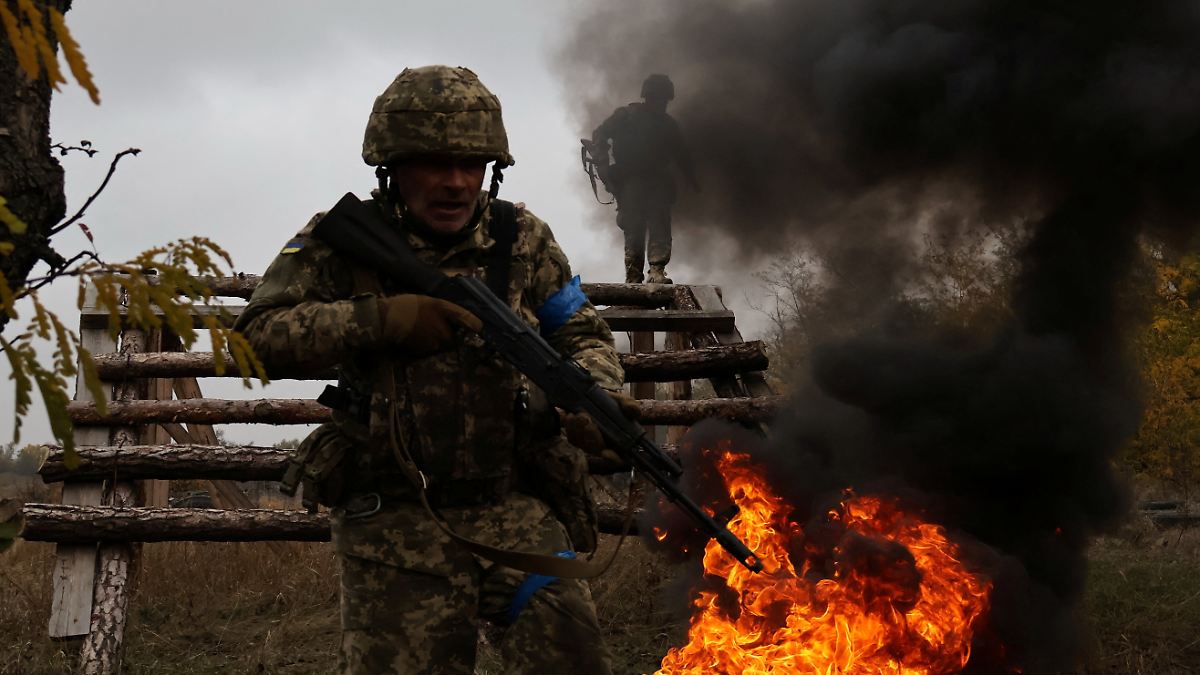 Russische Drohnenüberlegenheit: Ukraine meldet teilweisen Rückzug an der Südfront