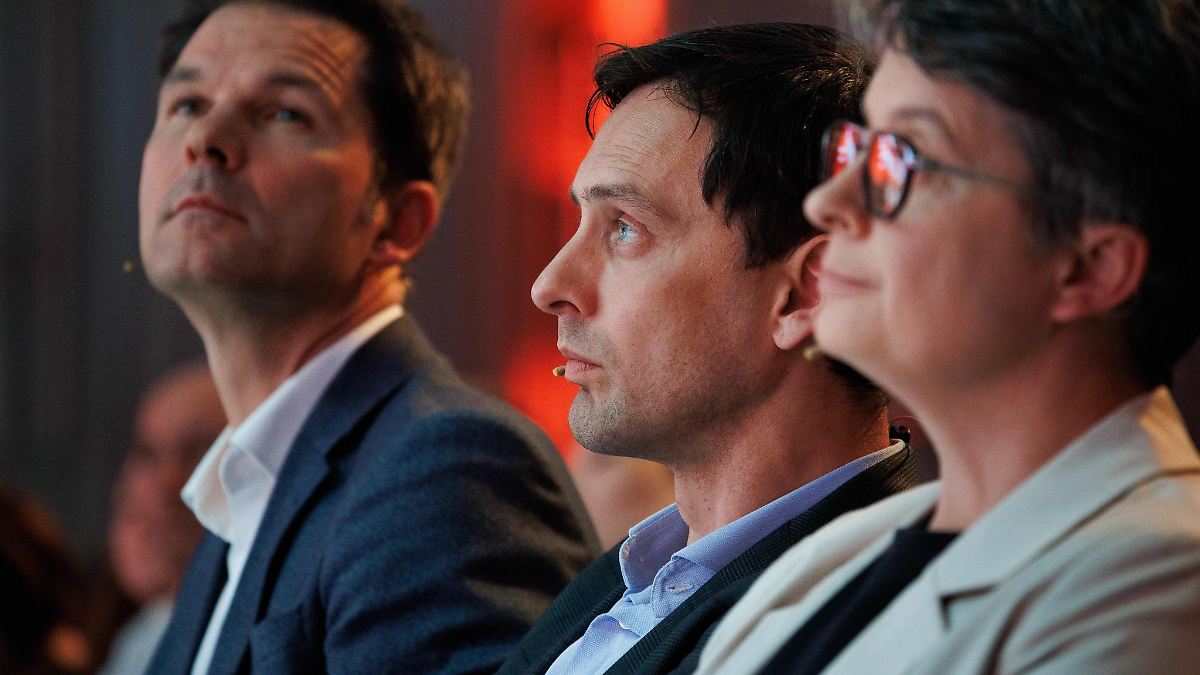 Berlin & Brandenburg: Doppelrücktritt bei der SPD: Krach setzt auf Zusammenhalt