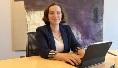 Mainz&-Interview mit Neu-Dezernentin Jana Schmöller: Ganztags in Grundschulen, Bäume für Senioren und Kampf um die Babyklappe