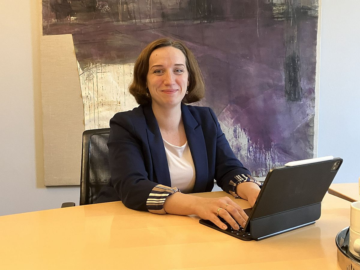 Mainz&-Interview mit Neu-Dezernentin Jana Schmöller: Ganztags in Grundschulen, Bäume für Senioren und Kampf um die Babyklappe