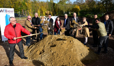 Pestalozzi-Schule, hier treffem Tanz und Spaten aufeinander