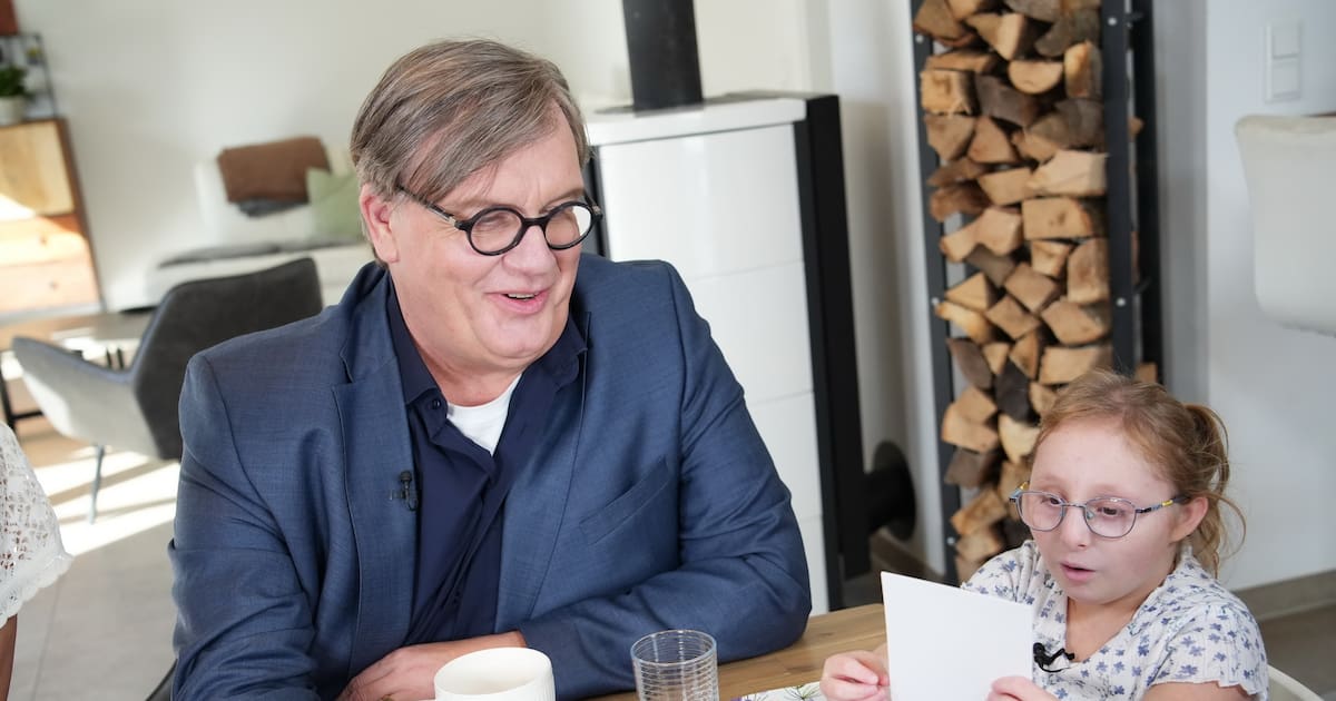 Und plötzlich sitzt Hape Kerkeling bei Mali aus Solingen am Kaffeetisch