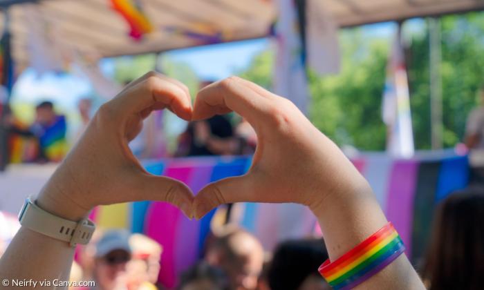Berliner Pfarrerin segnet vier Männer: Die große Empörung – was wirklich hinter der "Polyhochzeit" steckt