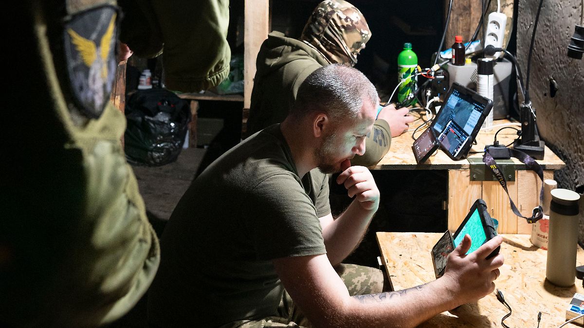 Ukrainischer Drohnenpilot berichtet von seinem Front-Alltag: "Wenn ich angreife, höre ich dabei 'Carmen'"