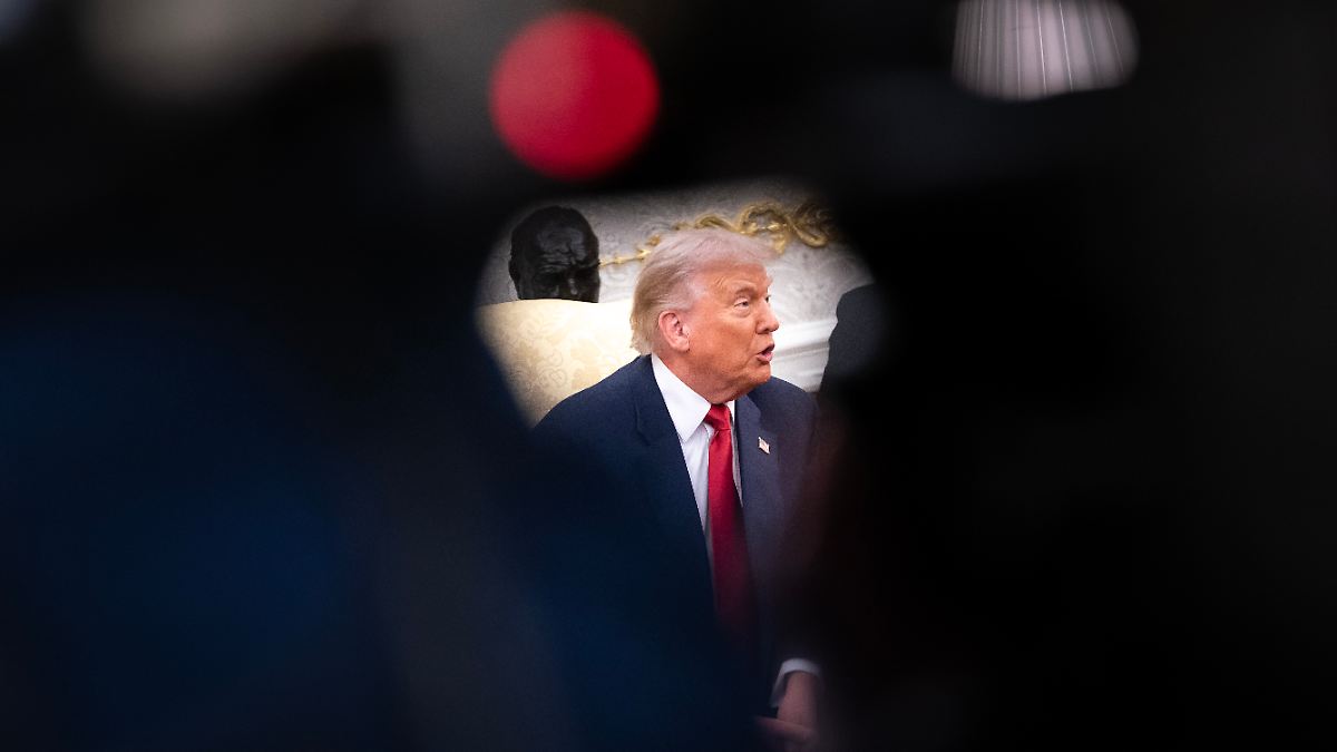 Außer bei "klugen Leuten": Trump gesteht schlechte Umfragewerte ein