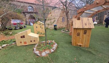 Weihnachtsausstellung in der Neuen Residenz ist eröffnet – Du bist Halle