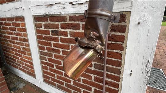 Wie zuletzt in Mittelnkirchen (Foto), hatten es die Täter in Harsefeld wieder auf Kupferrohre abgesehen.