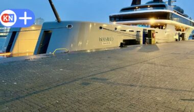 Neue Megayacht 'Cosmos' enthüllt ihren neuen Namen in Kiel