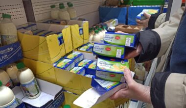 Milchpreiskampf: Aldi, Lidl, Edeka und Netto senken weiter Preise | Leben & Wissen