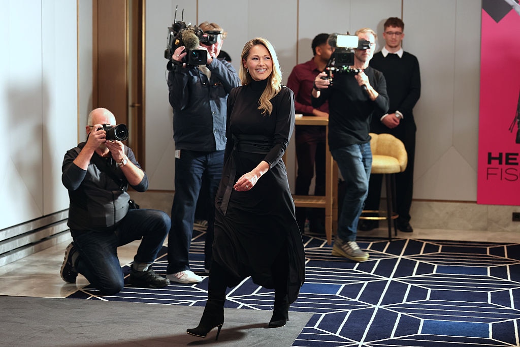Sichtlich gut gelaunt posiert Helene Fischer in München vor den Fotografen. 
