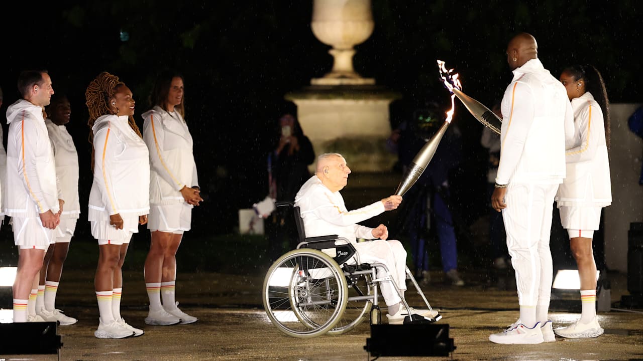 Er trug noch die Fackel für Paris: Olympiasieger-Ikone Charles Coste (†101) ist tot | Sport
