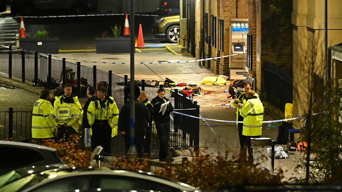 England: Mehrere Menschen in Zug niedergestochen – Starmer beklagt „zutiefst beunruhigenden“ Vorfall