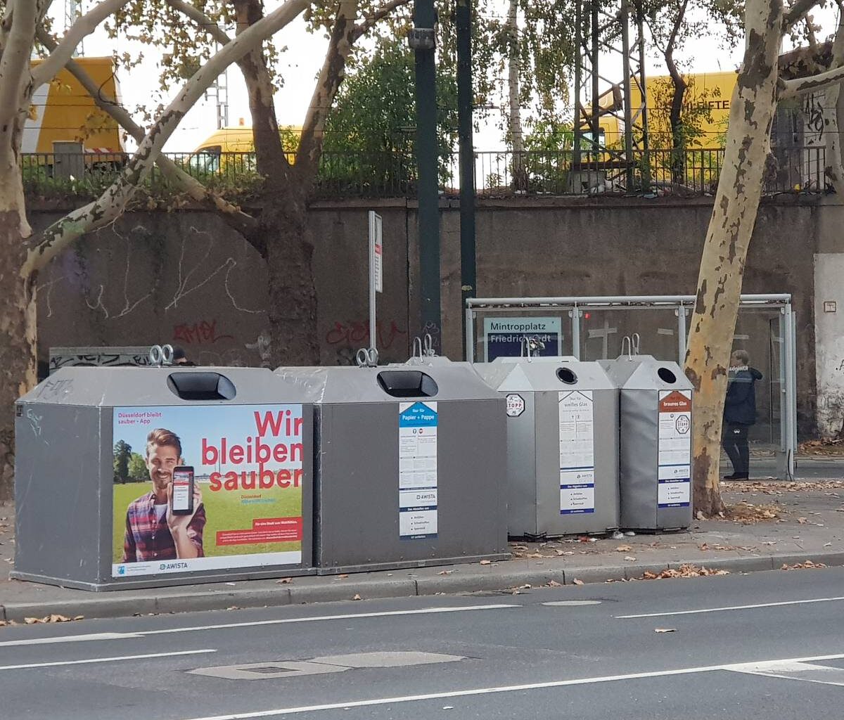 Weniger Altpapier-Container - Antenne Düsseldorf