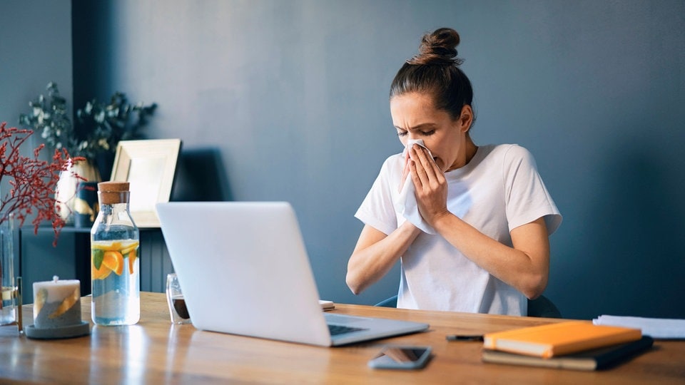 Arbeiten trotz Krankheit: "Präsentismus" führt zu chronischer Erschöpfung