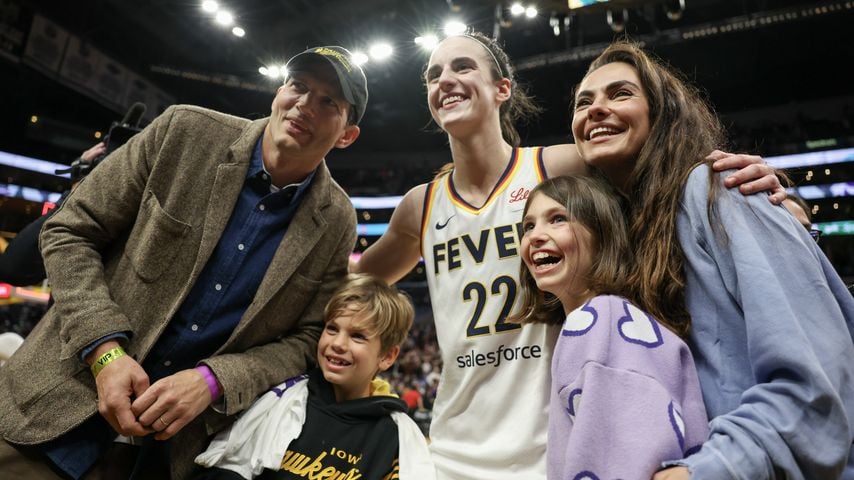 Ashton Kutcher, Mila Kunis und ihre Kids Dimitri und Wyatt mit NBA-Star Caitlin Clark