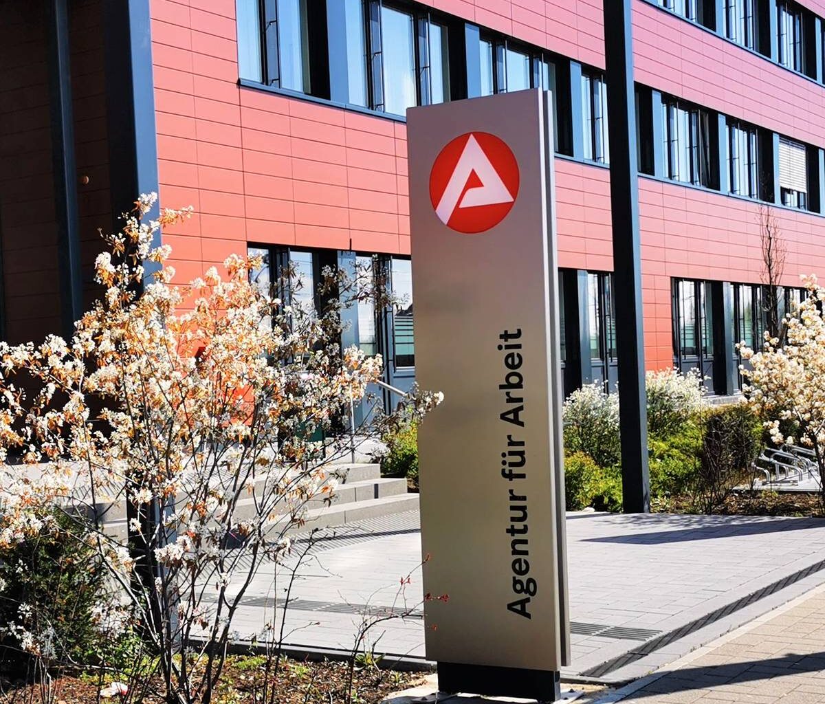 Viele offene Stellen, viele Arbeitslose – Kölns Vermittlungsproblem