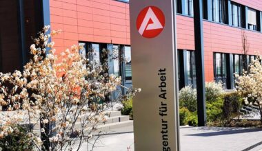 Viele offene Stellen, viele Arbeitslose – Kölns Vermittlungsproblem