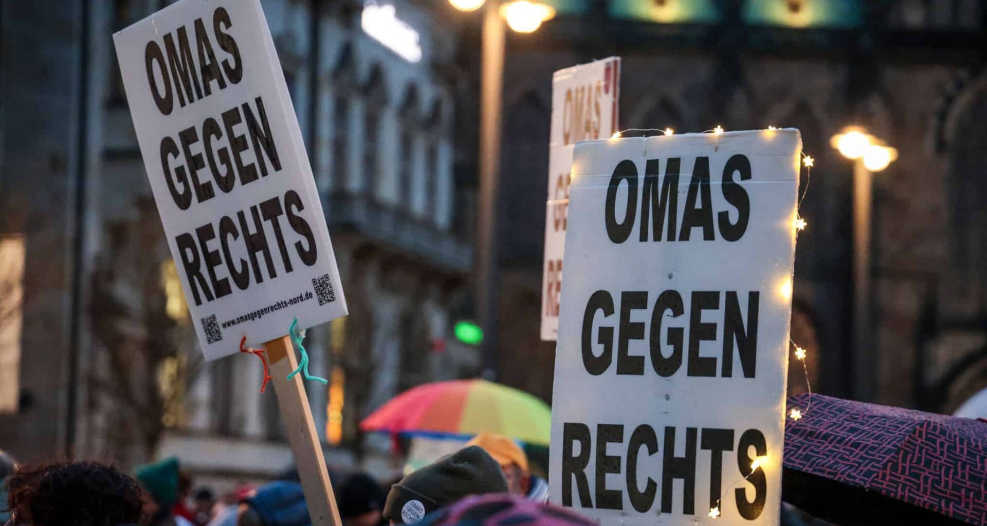 Auszeichnungen für Omas gegen Rechts und Musikprojekt