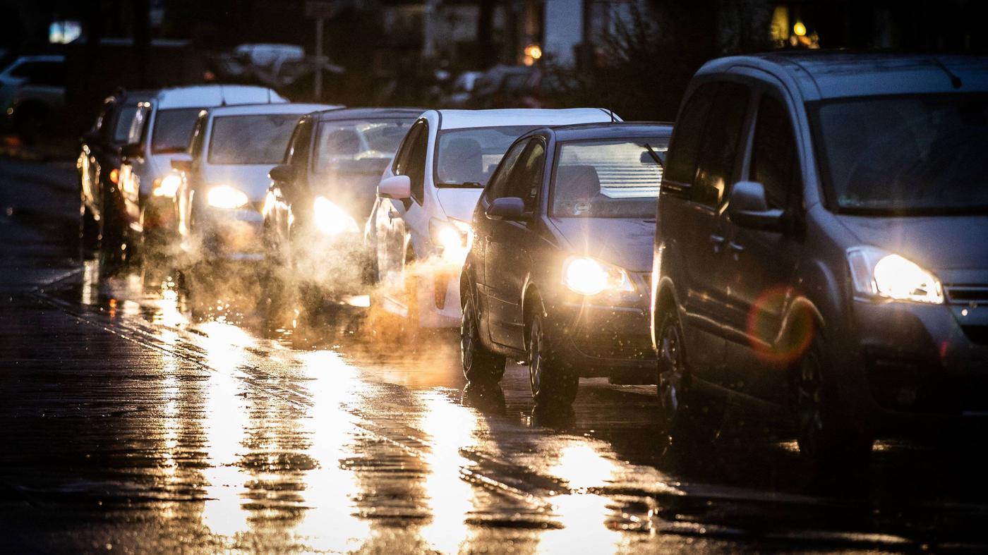 Unfall mit vier Fahrzeugen auf A100 Richtung Berlin-Wedding – 45 Minuten Stau
