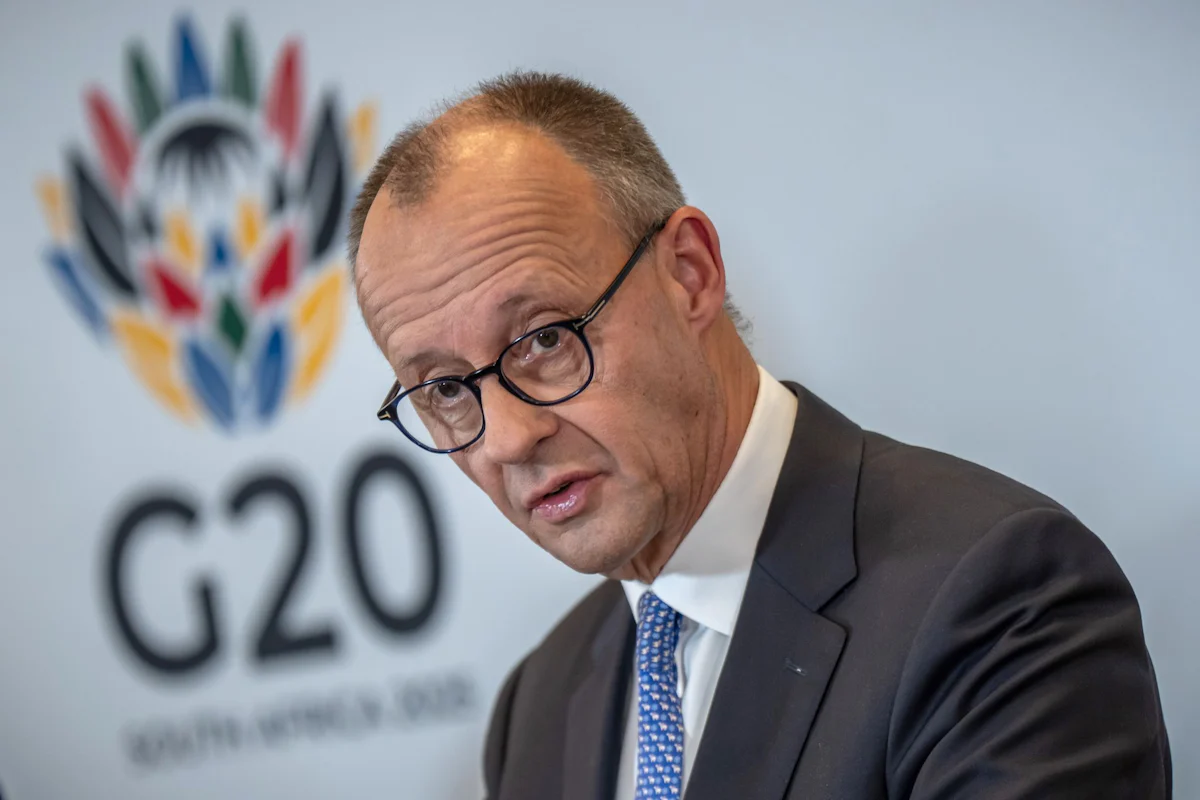 Ukraine-Krieg - Merz bringt eigenen Ukraine-Vorschlag ein - Politik