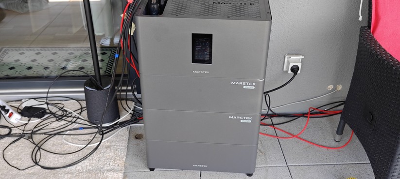 Marstek Jupiter C Plus: Speicher für Balkonkraftwerk mit integriertem Wechselrichter, vier MPPTs und dynamischer Einspeisung auf Basis des von einem Smart Meter übermittelten tatsächlichen Strombedarfs.