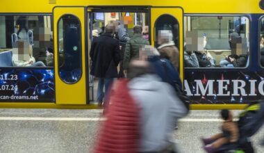 Polizei in Stuttgart alarmiert: Mann gebrapscht 12-Jährige in Bahn | Regional