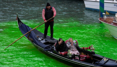 Berühmten Kanal neongrün gefärbt: Venedig schmeißt Greta Thunberg aus Stadt | Politik