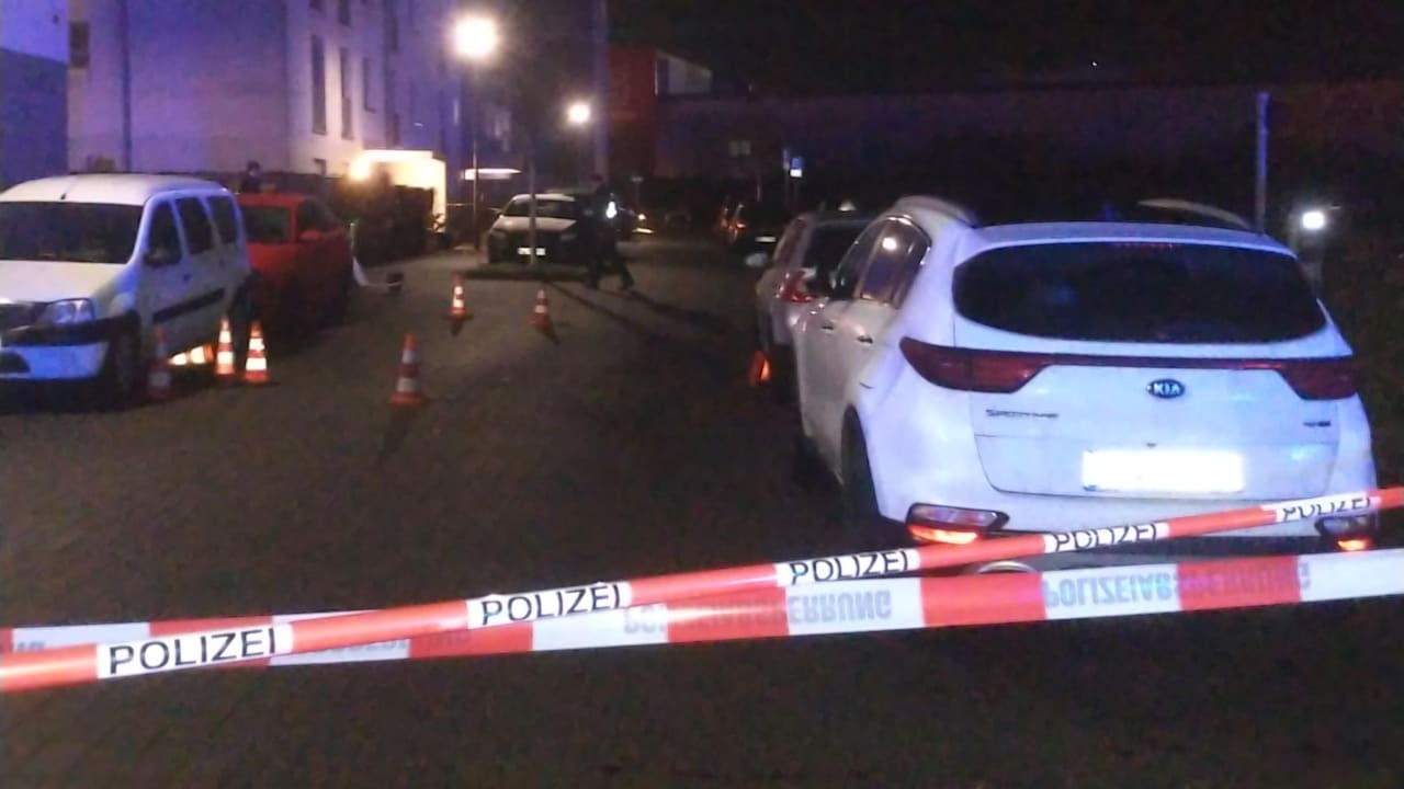 Großeinsatz vor Motorworld-Halle in Köln: Schießerei! Zwei Männer schwer verletzt | News