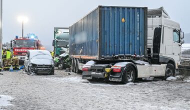 Glätte in Bayern: Tote auf A93, gesperrte A9 und Schulausfall